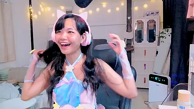 Snapshot of Kana_G chatting on 02-14-25, 04:52 Kana G online show from 02-14-25, 04:52