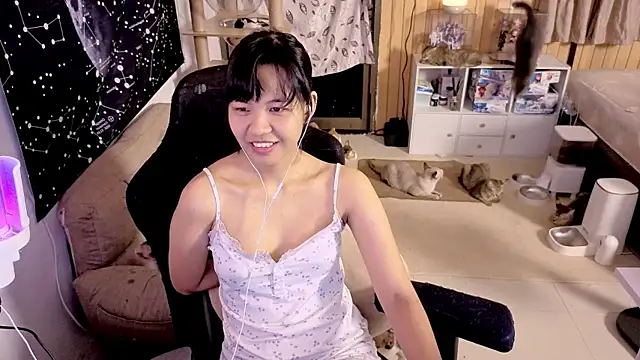 Snapshot of Kana_G chatting on 09-23-25, 03:48 Kana G online show from 09-23-25, 03:48