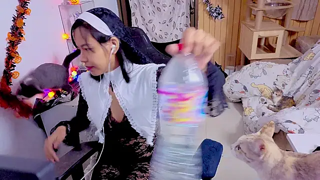 Snapshot of Kana_G chatting on 10-31-25, 08:21 Kana G online show from 10-31-25, 08:21