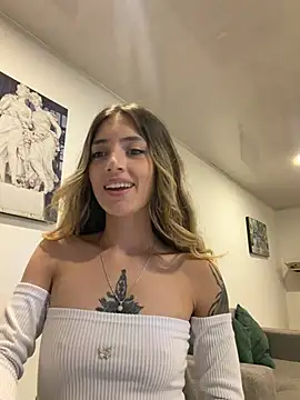 Snapshot of IsadoraGalle_ chatting on 06-14-26, 11:18 IsadoraGalle online show from 06-14-26, 11:18