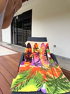 emma4xxx online show from 02-07-25, 07:38