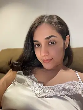 Snapshot of CuteeRose chatting on 07-17-26, 05:51 CuteeRose online show from 07-17-26, 05:51