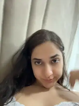 Snapshot of CuteeRose chatting on 07-21-26, 06:21 CuteeRose online show from 07-21-26, 06:21