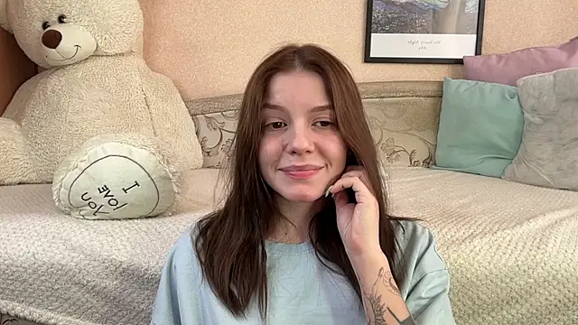 Snapshot of mia___mi chatting on 01-21-25, 10:52 mia mi online show from 01-21-25, 10:52