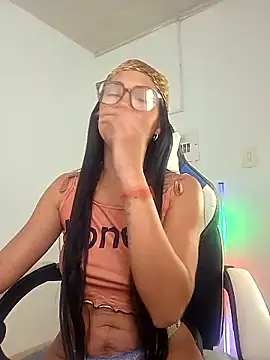 Snapshot of KittyKardy chatting on 01-12-26, 06:13 KittyKardy online show from 01-12-26, 06:13