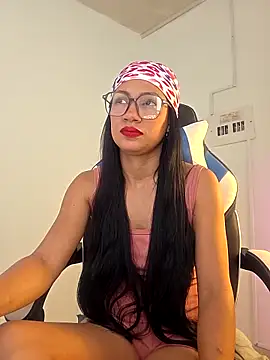 Snapshot of KittyKardy chatting on 01-14-26, 06:35 KittyKardy online show from 01-14-26, 06:35