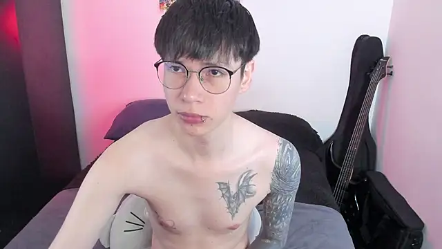 Aventure Twinks online show from 06-12-26, 08:30
