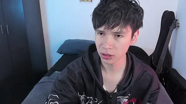 Aventure Twinks online show from 06-27-26, 12:04