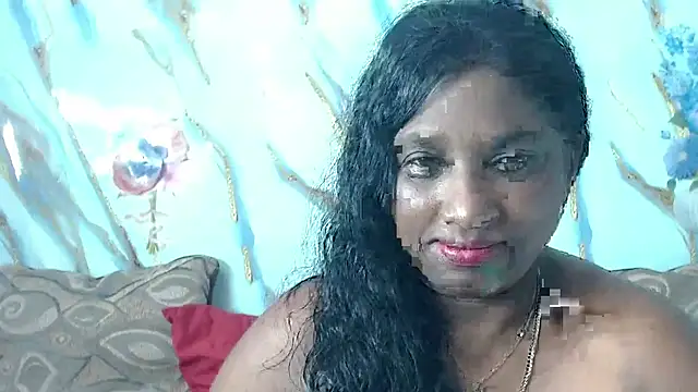 Snapshot of Indian_tracy chatting on 02-10-26, 12:15 Indian tracy online show from 02-10-26, 12:15