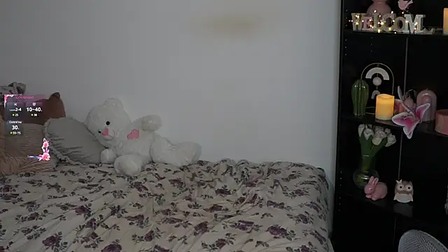 Snapshot of Nicolette__Shea_ chatting on 12-06-24, 06:17 Nicolette Shea online show from 12-06-24, 06:17