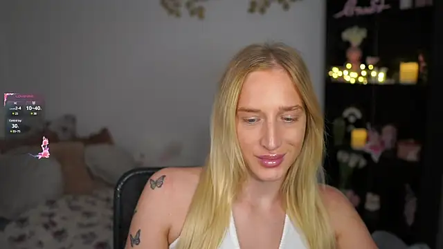 Snapshot of Nicolette__Shea_ chatting on 12-14-24, 09:40 Nicolette Shea online show from 12-14-24, 09:40