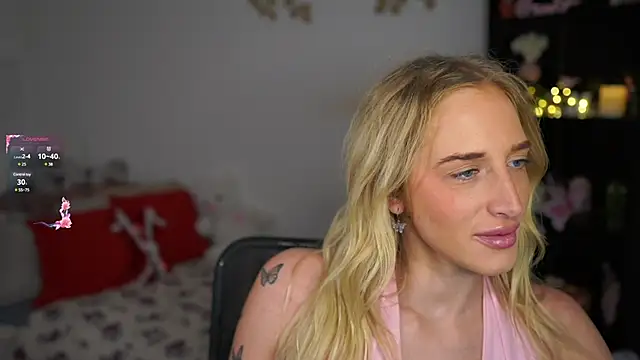 Snapshot of Nicolette__Shea_ chatting on 12-22-24, 01:55 Nicolette Shea online show from 12-22-24, 01:55