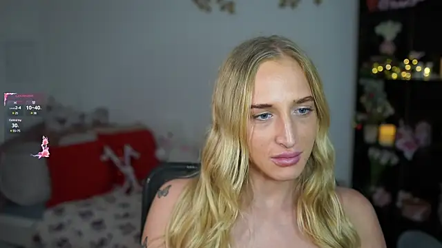 Snapshot of Nicolette__Shea_ chatting on 12-23-24, 04:28 Nicolette Shea online show from 12-23-24, 04:28