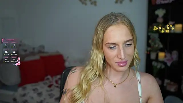 Snapshot of Nicolette__Shea_ chatting on 12-29-24, 04:51 Nicolette Shea online show from 12-29-24, 04:51