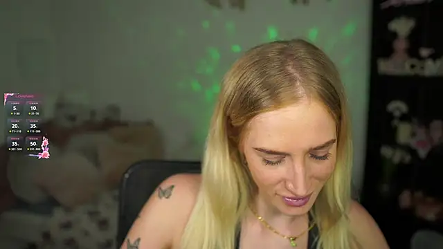 Snapshot of Nicolette__Shea_ chatting on 01-09-25, 02:07 Nicolette Shea online show from 01-09-25, 02:07