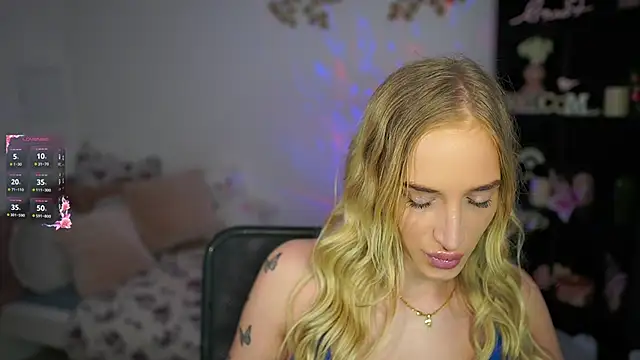 Snapshot of Nicolette__Shea_ chatting on 01-28-25, 01:59 Nicolette Shea online show from 01-28-25, 01:59