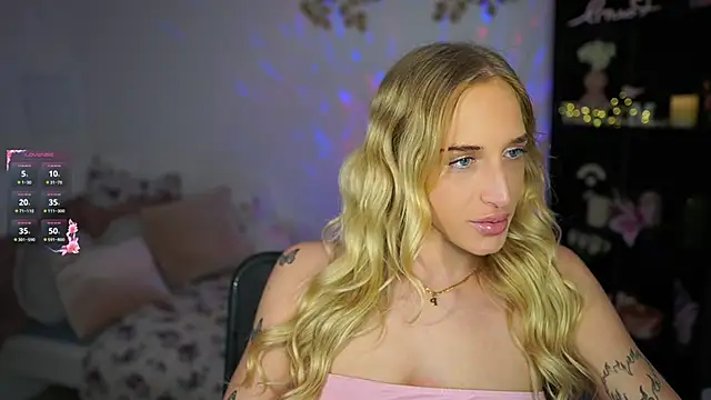 Snapshot of Nicolette__Shea_ chatting on 01-30-25, 02:04 Nicolette Shea online show from 01-30-25, 02:04