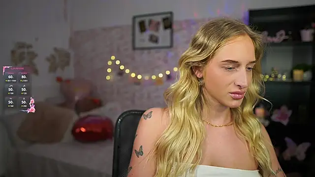 Snapshot of Nicolette__Shea_ chatting on 02-16-25, 12:43 Nicolette Shea online show from 02-16-25, 12:43