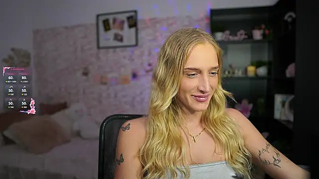 Snapshot of Nicolette__Shea_ chatting on 02-21-25, 02:06 Nicolette Shea online show from 02-21-25, 02:06