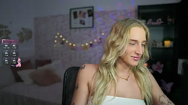 Snapshot of Nicolette__Shea_ chatting on 03-09-25, 01:59 Nicolette Shea online show from 03-09-25, 01:59