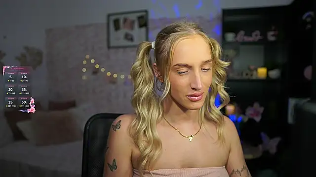 Snapshot of Nicolette__Shea_ chatting on 03-14-25, 09:14 Nicolette Shea online show from 03-14-25, 09:14