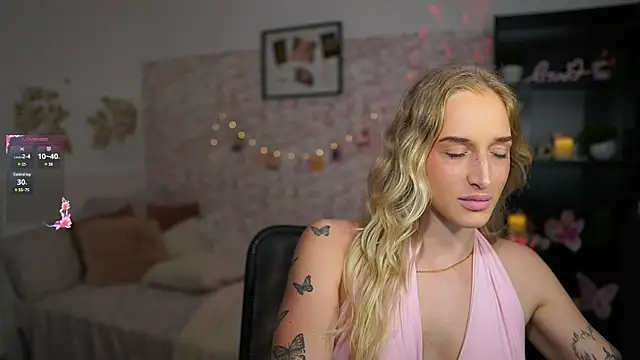 Snapshot of Nicolette__Shea_ chatting on 03-17-25, 05:05 Nicolette Shea online show from 03-17-25, 05:05