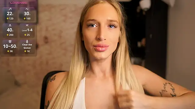 Snapshot of Nicolette__Shea_ chatting on 10-03-25, 07:27 Nicolette Shea online show from 10-03-25, 07:27