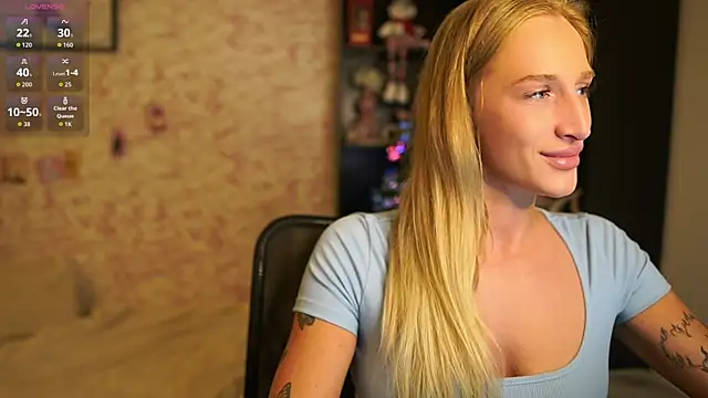 Snapshot of Nicolette__Shea_ chatting on 12-15-25, 09:24 Nicolette Shea online show from 12-15-25, 09:24