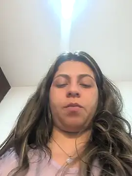 Snapshot of Rose_Gang chatting on 02-02-25, 08:13 Rose Gang online show from 02-02-25, 08:13