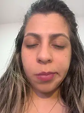 Snapshot of Rose_Gang chatting on 02-17-25, 07:58 Rose Gang online show from 02-17-25, 07:58