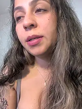 Snapshot of Rose_Gang chatting on 02-19-25, 03:28 Rose Gang online show from 02-19-25, 03:28