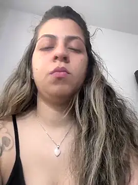 Snapshot of Rose_Gang chatting on 03-05-25, 01:17 Rose Gang online show from 03-05-25, 01:17