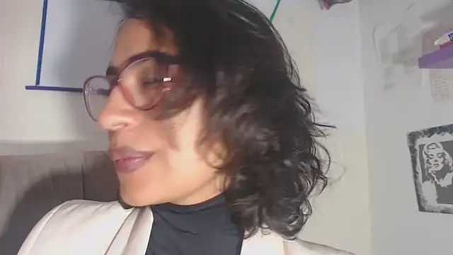 Snapshot of fantasty_nylon chatting on 11-04-25, 11:42 fantasty nylon online show from 11-04-25, 11:42