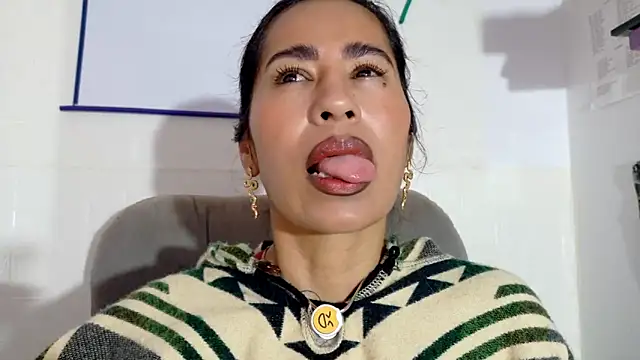 Snapshot of fantasty_nylon chatting on 11-13-25, 11:42 fantasty nylon online show from 11-13-25, 11:42