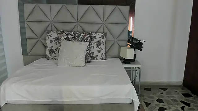 Snapshot of nina_pons chatting on 10-22-25, 08:19 nina pons online show from 10-22-25, 08:19