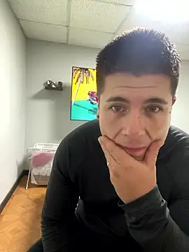 Snapshot of alienslian chatting on 01-18-26, 10:57 alienslian online show from 01-18-26, 10:57