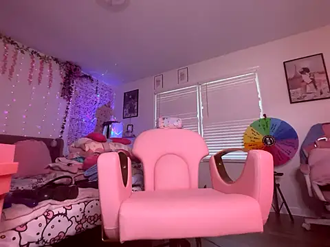 VixenCapri online show from 10-26-25, 06:47