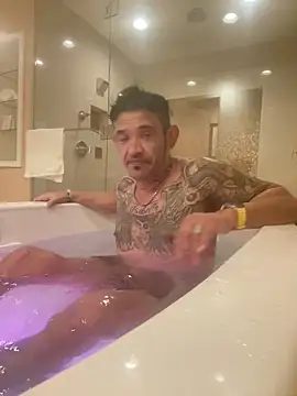 Snapshot of RoodoggXL chatting on 12-04-24, 11:02 RoodoggXL online show from 12-04-24, 11:02