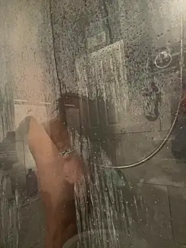 Snapshot of RoodoggXL chatting on 12-25-24, 01:42 RoodoggXL online show from 12-25-24, 01:42