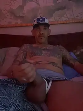 Snapshot of RoodoggXL chatting on 09-30-25, 12:37 RoodoggXL online show from 09-30-25, 12:37