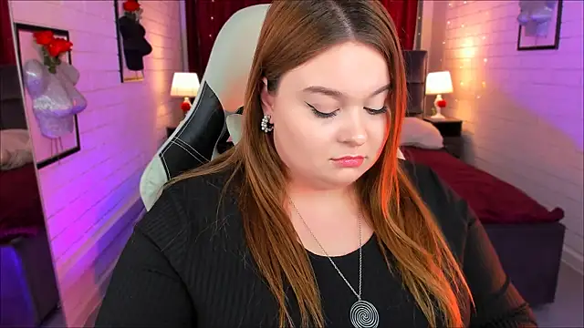 Snapshot of KimberlyMaran chatting on 03-19-25, 12:34 KimberlyMaran online show from 03-19-25, 12:34