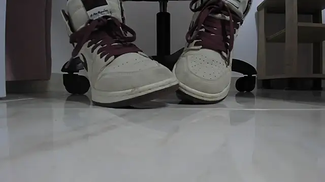 kattypinkk online show from 03-18-26, 07:06