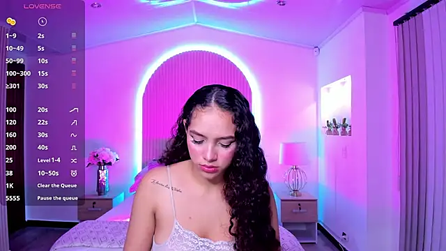 Snapshot of anahi_curlie1 chatting on 12-15-24, 03:24 anahi curlie1 online show from 12-15-24, 03:24