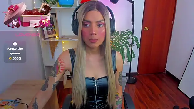 Snapshot of Yeriawaddell_ chatting on 01-06-25, 03:40 Yeriawaddell  online show from 01-06-25, 03:40