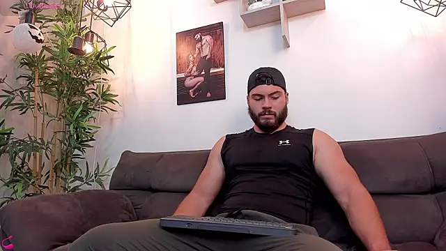 SebastianVilla  online show from 10-28-25, 11:07