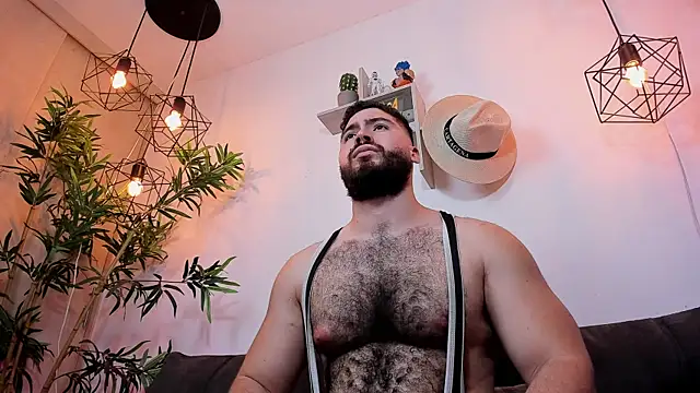 Snapshot of SebastianVilla_ chatting on 07-17-26, 10:25 SebastianVilla online show from 07-17-26, 10:25