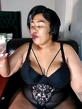 Snapshot of KINKYTEE20 chatting on 12-05-25, 06:59 KINKYTEE20 online show from 12-05-25, 06:59