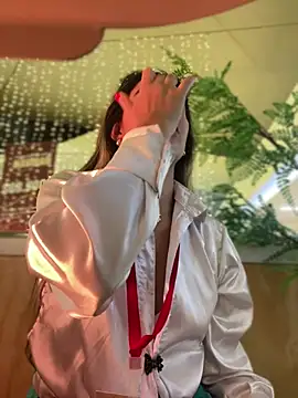 Emilia Bakerr online show from 12-16-24, 11:18