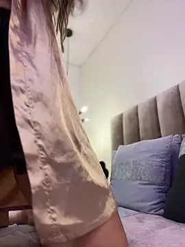 Emilia Bakerr online show from 02-11-25, 06:11