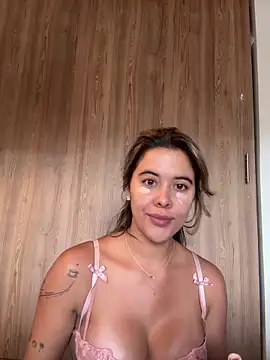 Snapshot of Emilia_Bakerr chatting on 05-18-26, 06:14 Emilia Bakerr online show from 05-18-26, 06:14